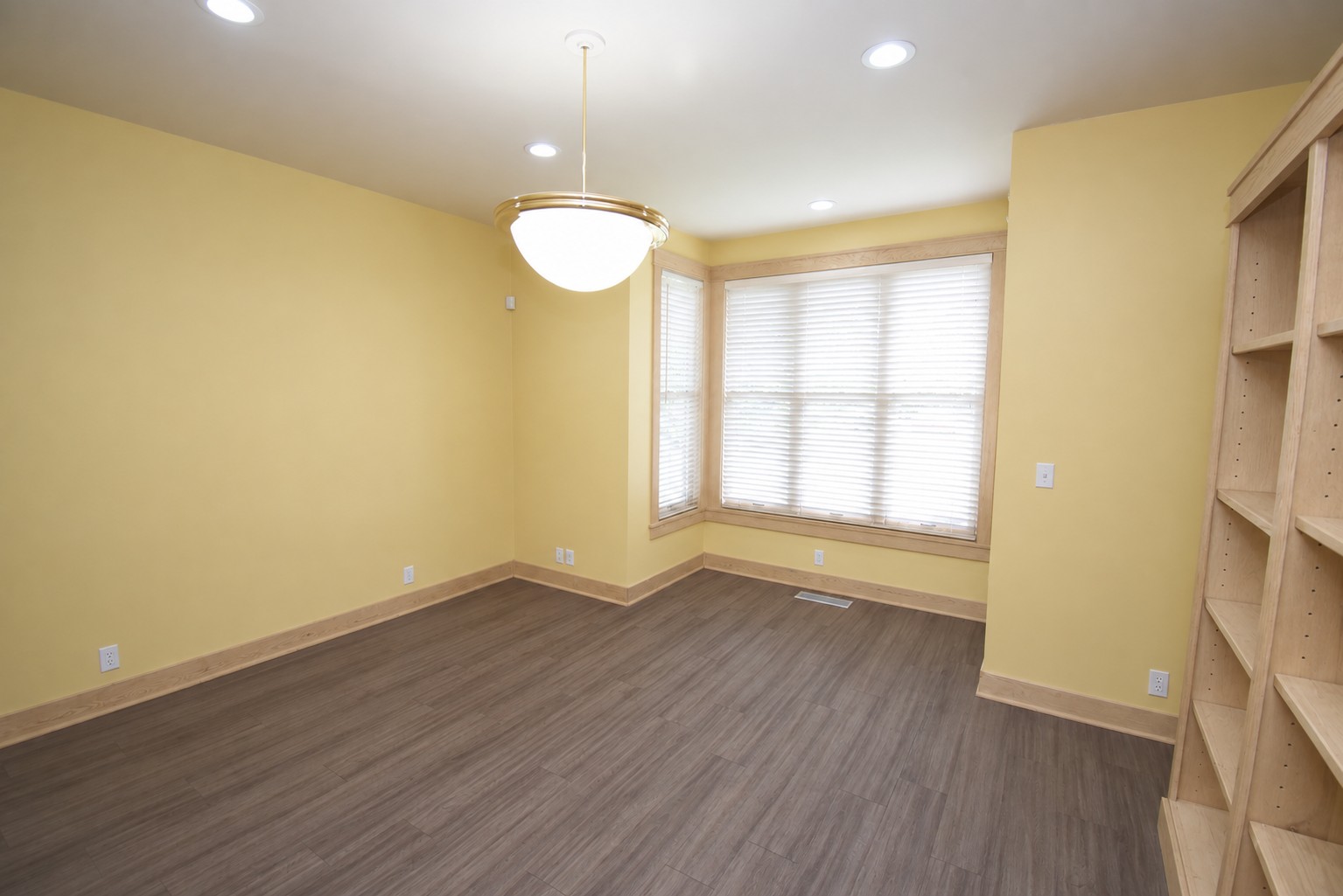 312 N Water St, Interior 2